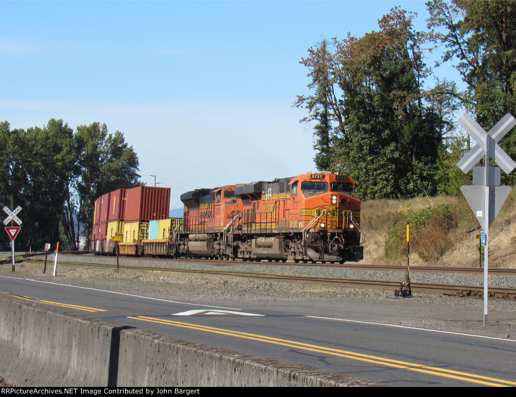 BNSF 5731 SB